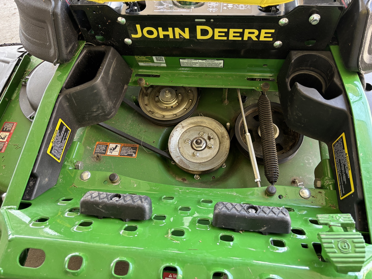Used 2022 John Deere Z930R Zero Turn Mowers at Koenig Equipment in Urbana, OH - PhotoXL13