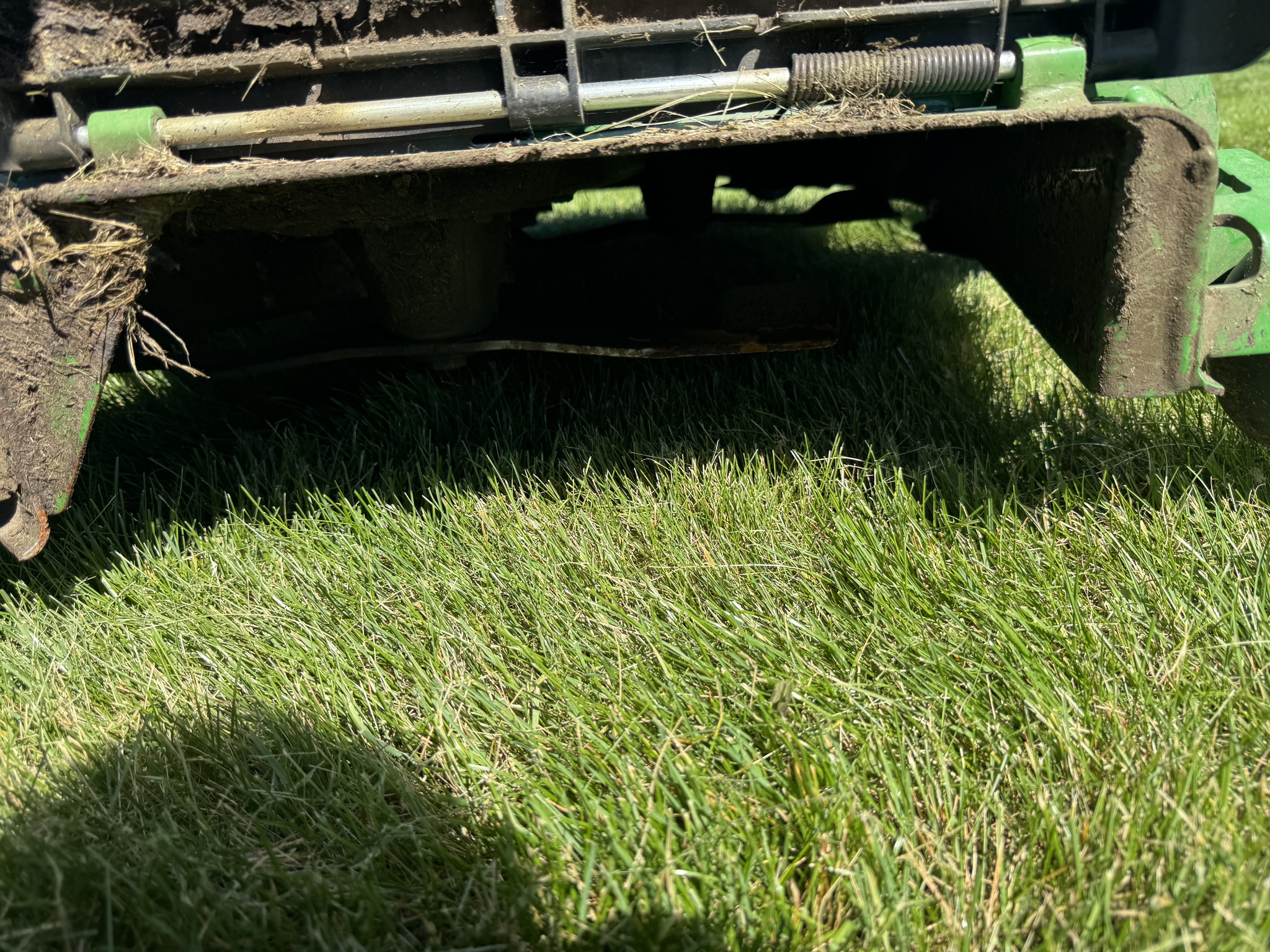 Used 2022 John Deere Z930R Zero Turn Mowers at Koenig Equipment in Greensburg, IN - PhotoXL9