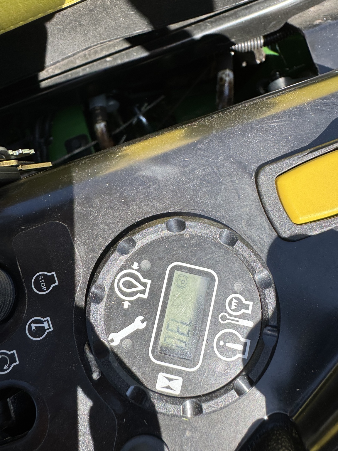 Used 2022 John Deere Z930R Zero Turn Mowers at Koenig Equipment in Greensburg, IN - PhotoXL18