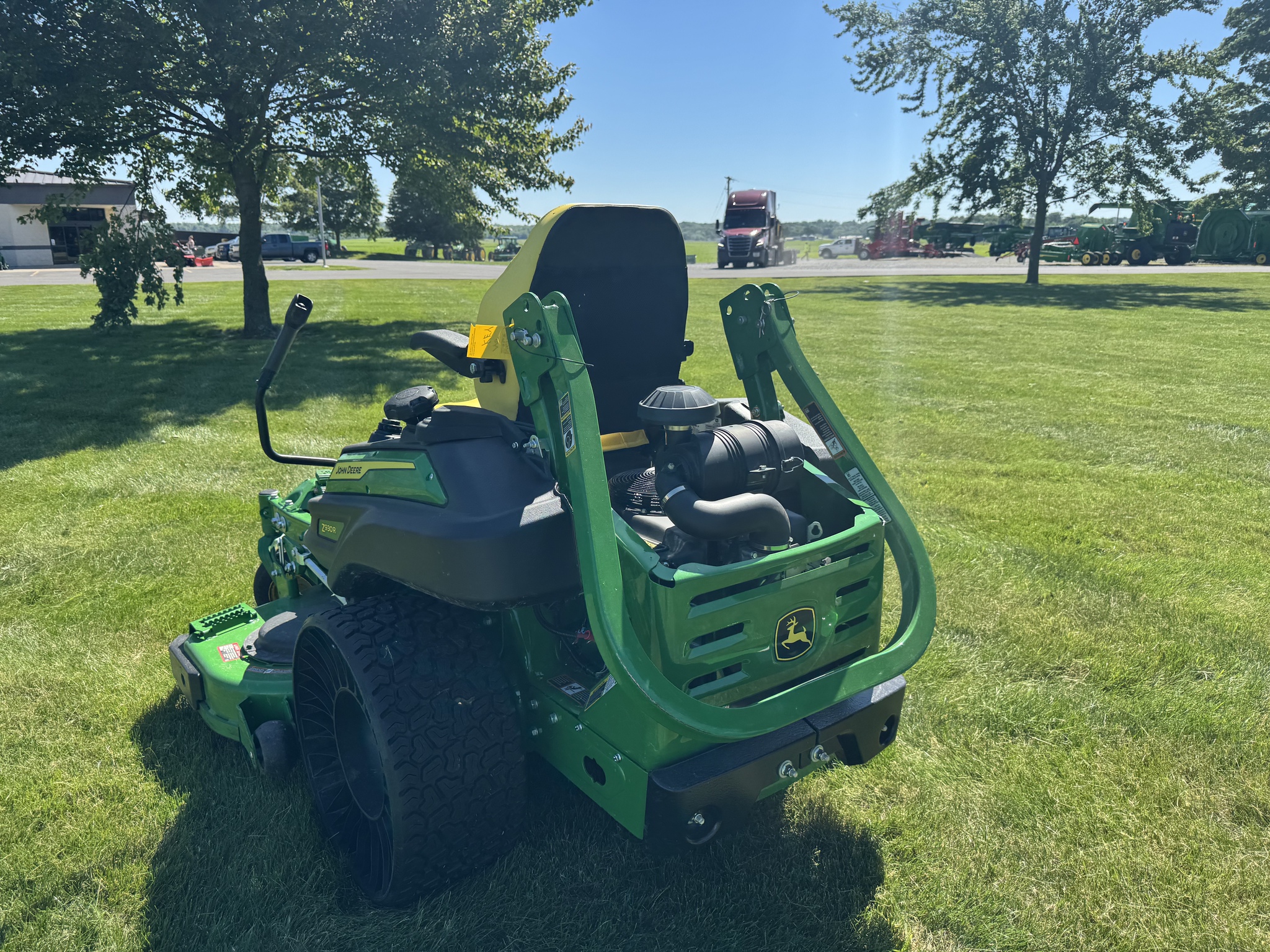 Used 2022 John Deere Z930R Zero Turn Mowers at Koenig Equipment in Greensburg, IN - PhotoXL7