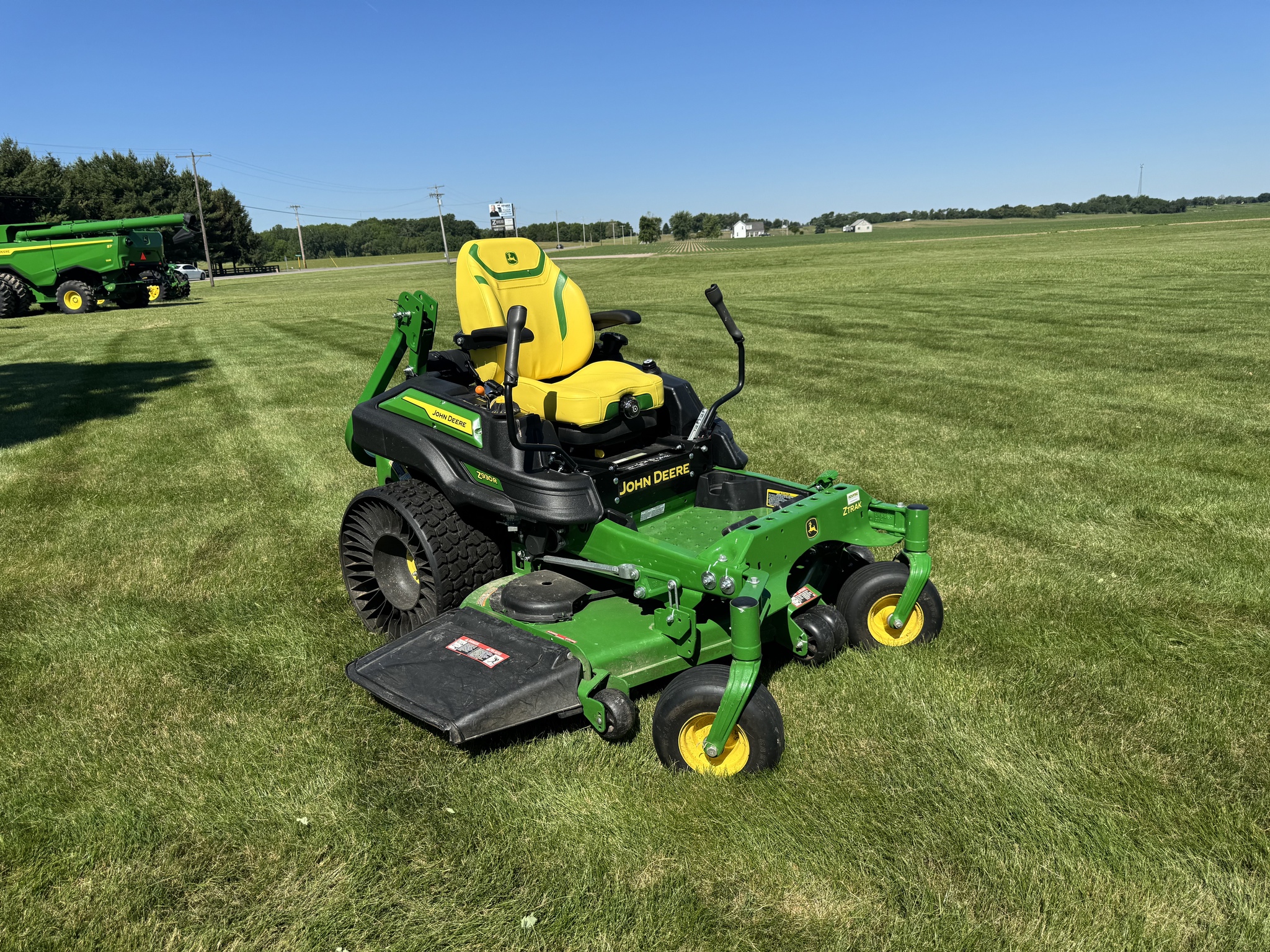 Used 2022 John Deere Z930R Zero Turn Mowers at Koenig Equipment in Greensburg, IN - PhotoXL3