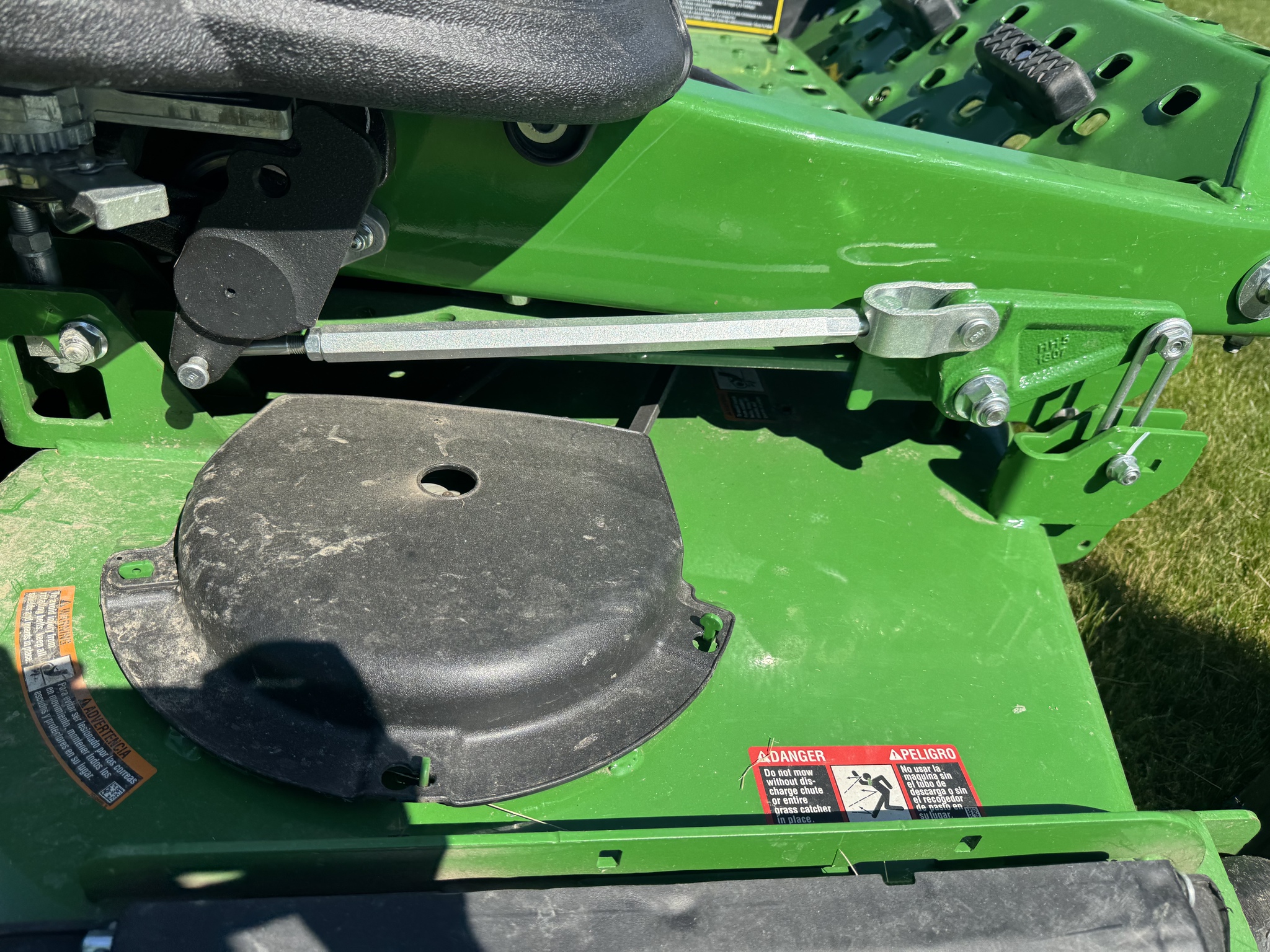 Used 2022 John Deere Z930R Zero Turn Mowers at Koenig Equipment in Greensburg, IN - PhotoXL16