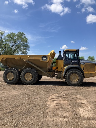 2023 John Deere 410 P