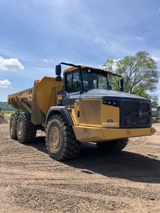 2023 John Deere 410 P