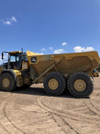 2023 John Deere 410 P