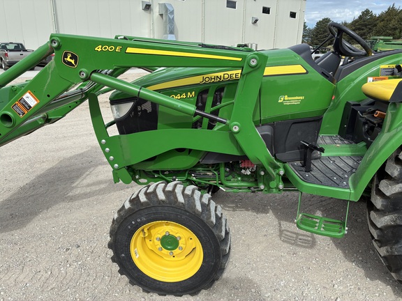 2023 John Deere 4044M (7th thumbnail)