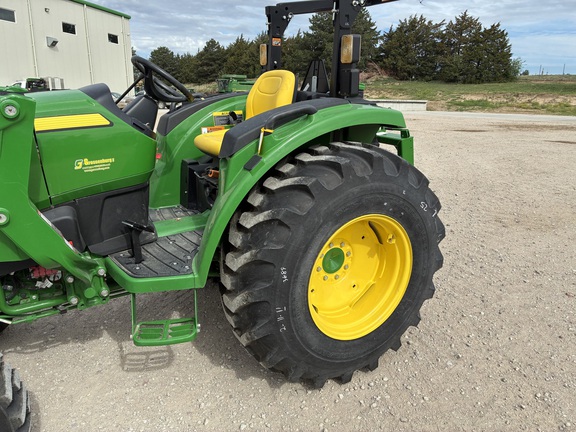 2023 John Deere 4044M (8th thumbnail)