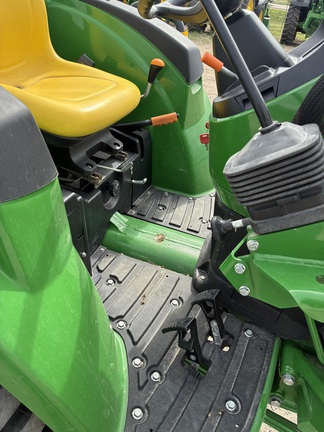 2023 John Deere 4044M (3rd thumbnail)