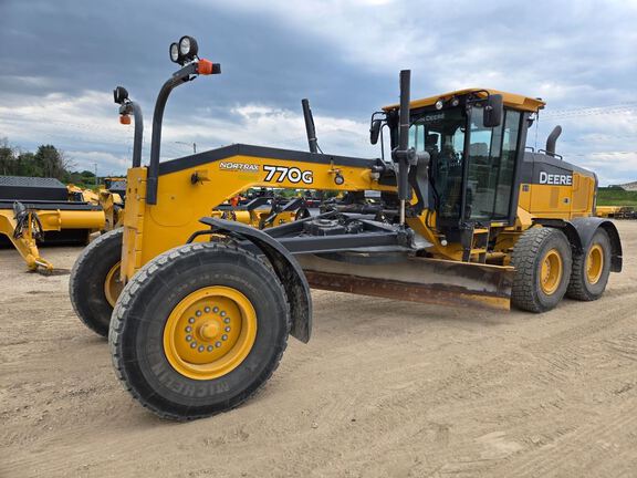 Photo of a 2015 John Deere 770G