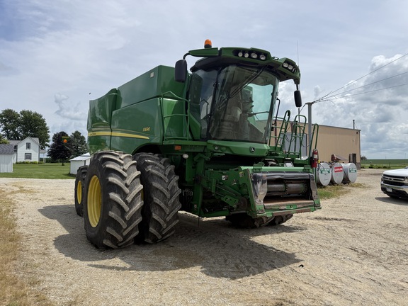  John Deere S690