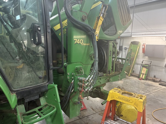 2005 John Deere 740 (5th thumbnail)