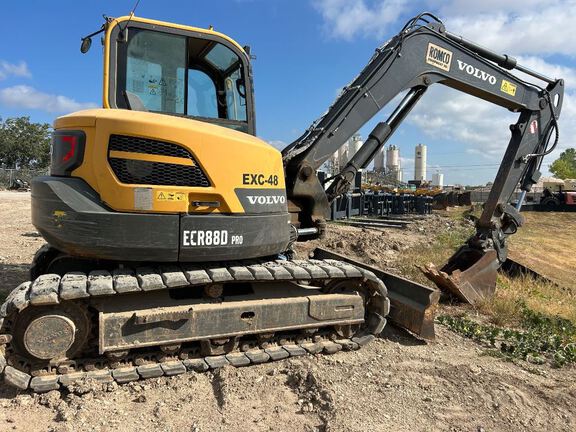 2022 Volvo ECR88