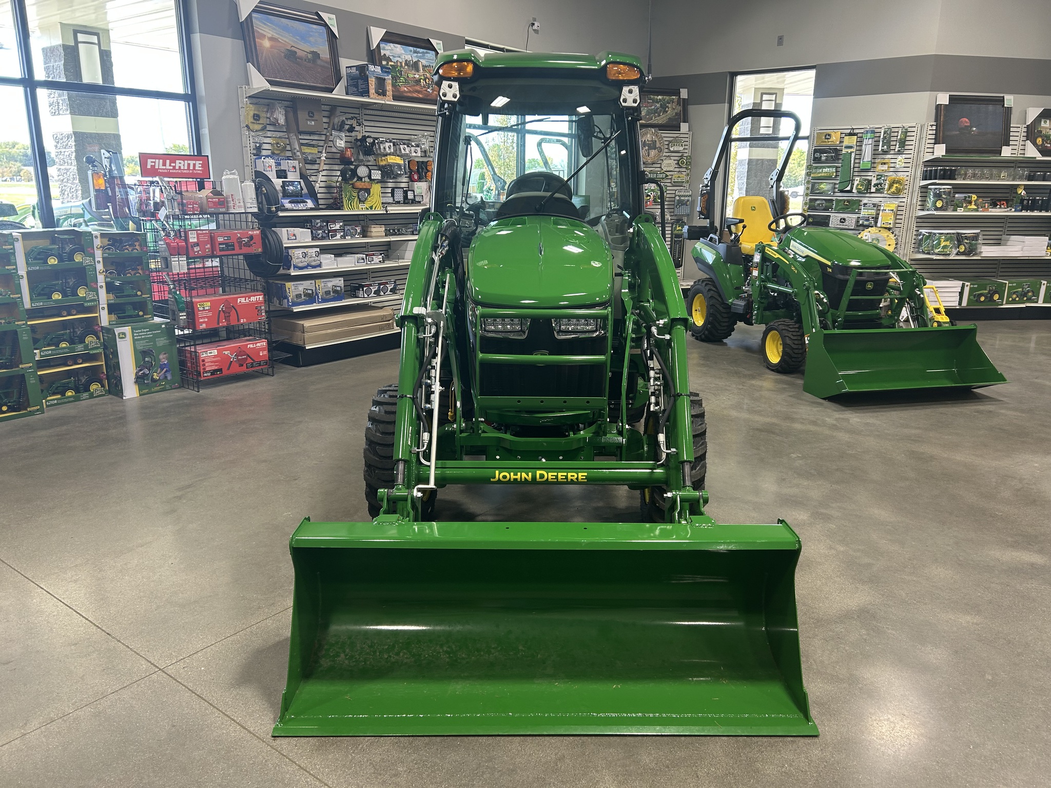 New In-Stock 2026 John Deere 3039R Compact Utility Tractors at Koenig Equipment in Franklin, IN - PhotoXL1