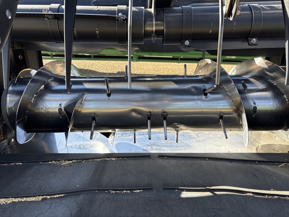 Used 2015 MacDon FD75-35 Combine Platforms at Horizon Ag & Turf in Vermilion, AB - Photo7