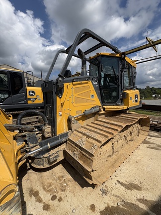 2024 John Deere 700L