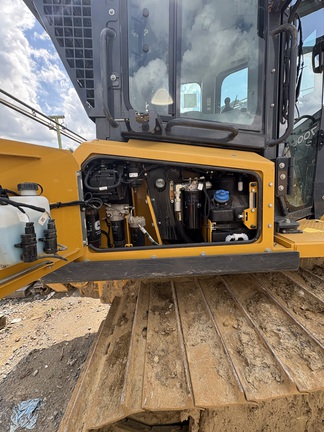 2024 John Deere 700L