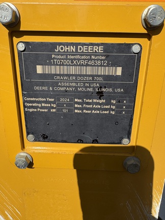 2024 John Deere 700L