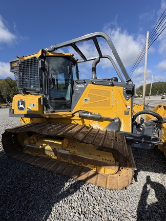 2024 John Deere 700L
