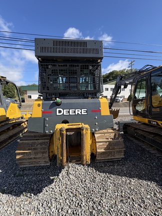 2024 John Deere 700L