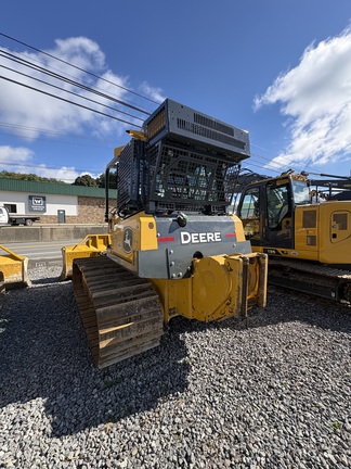 2024 John Deere 700L