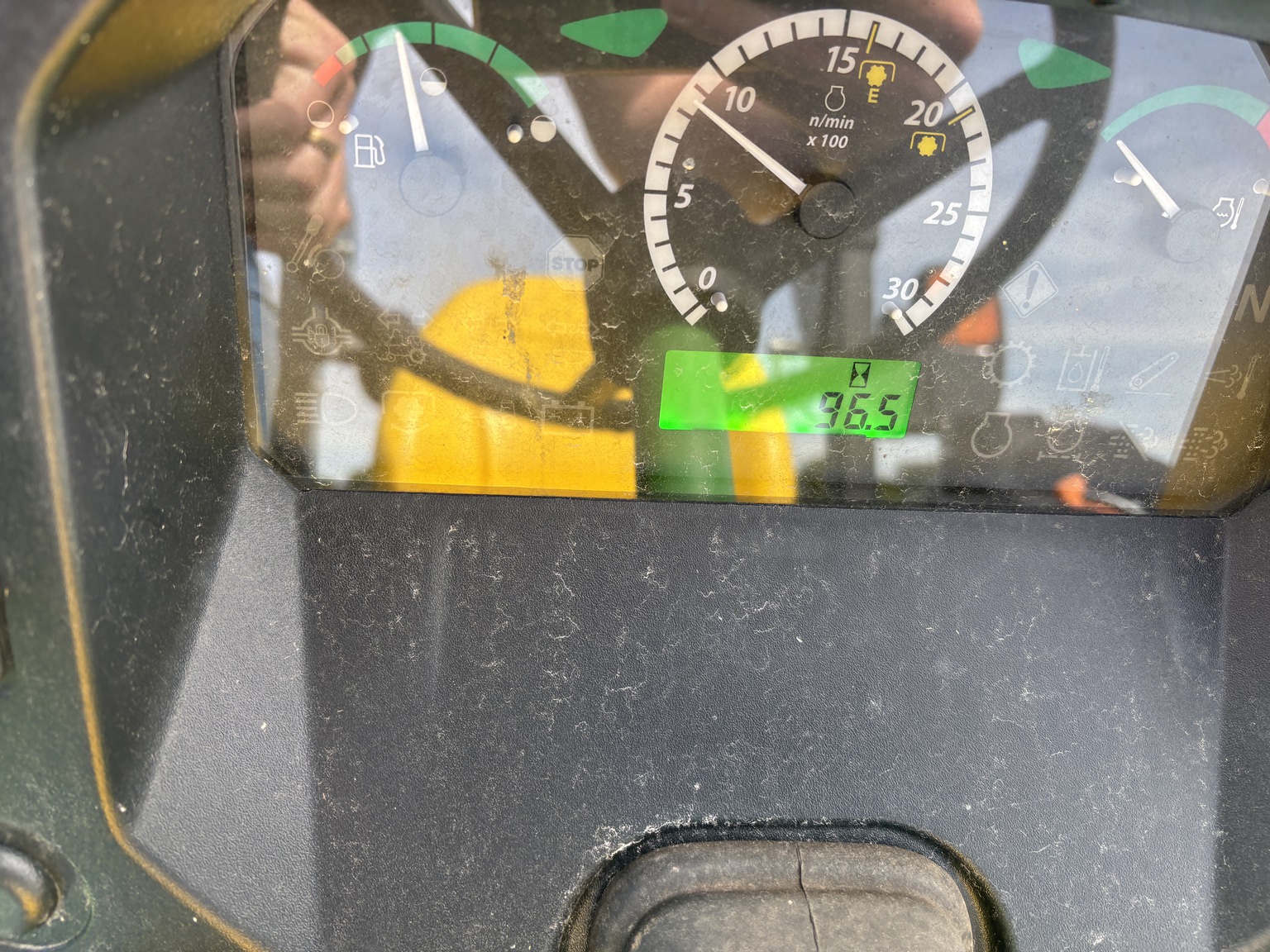 Used 2021 John Deere 5045E Utility Tractors at Koenig Equipment in Franklin, IN - PhotoXL9