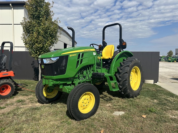 John Deere 5045E