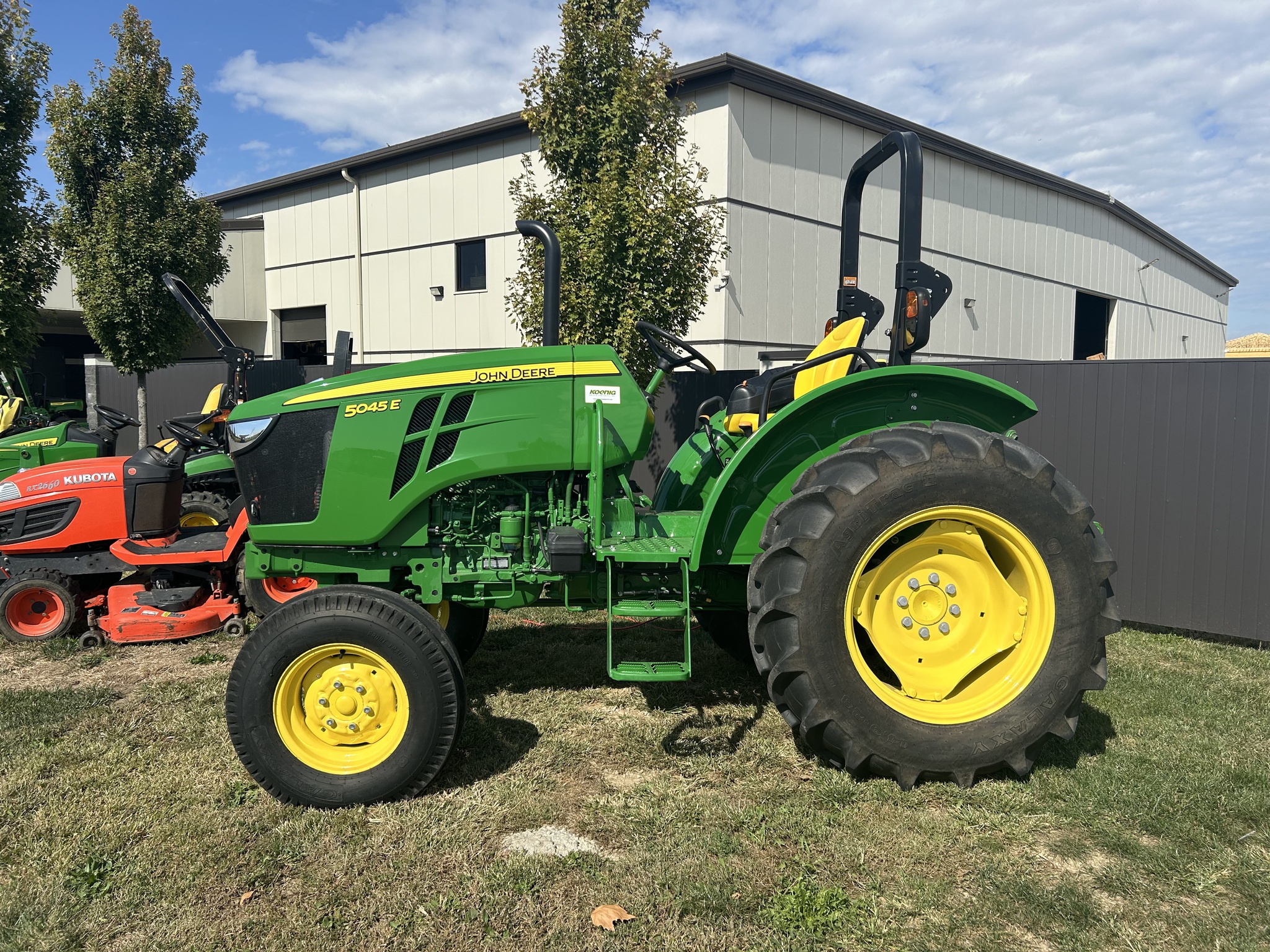 Used 2021 John Deere 5045E Utility Tractors at Koenig Equipment in Franklin, IN - PhotoXL1