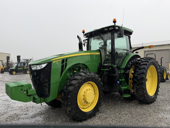 Photo of 2019 John Deere 8245R