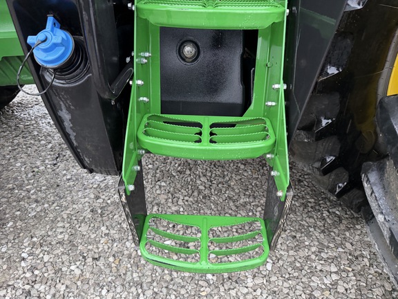 Photo of 2019 John Deere 8245R