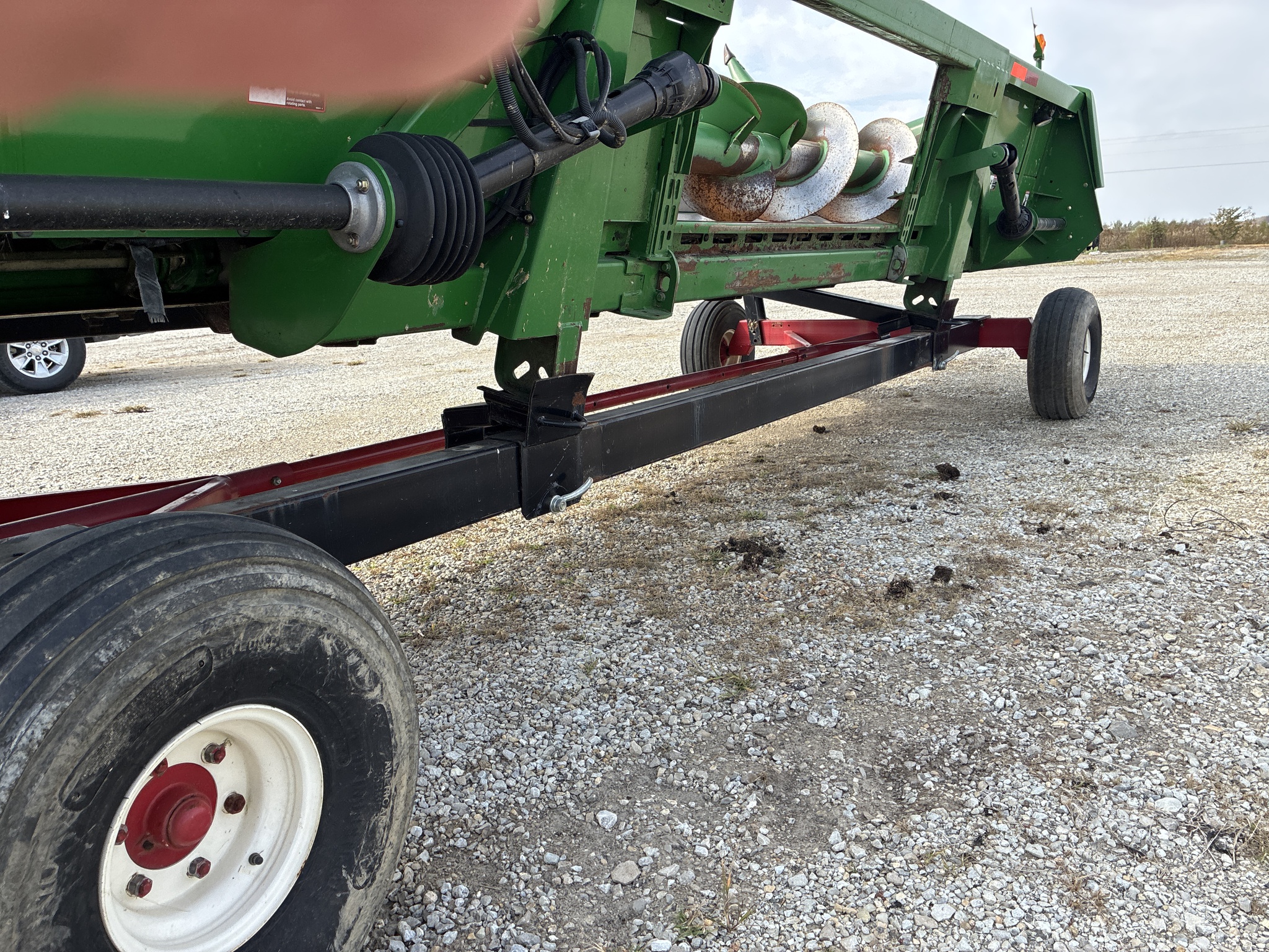 Used  E Z Trail 680 Header carts at Koenig Equipment in Greensburg, IN - PhotoXL0