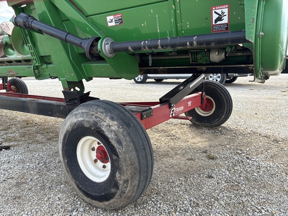 Used  E Z Trail 680 Header carts at Koenig Equipment in Greensburg, IN - Photo9