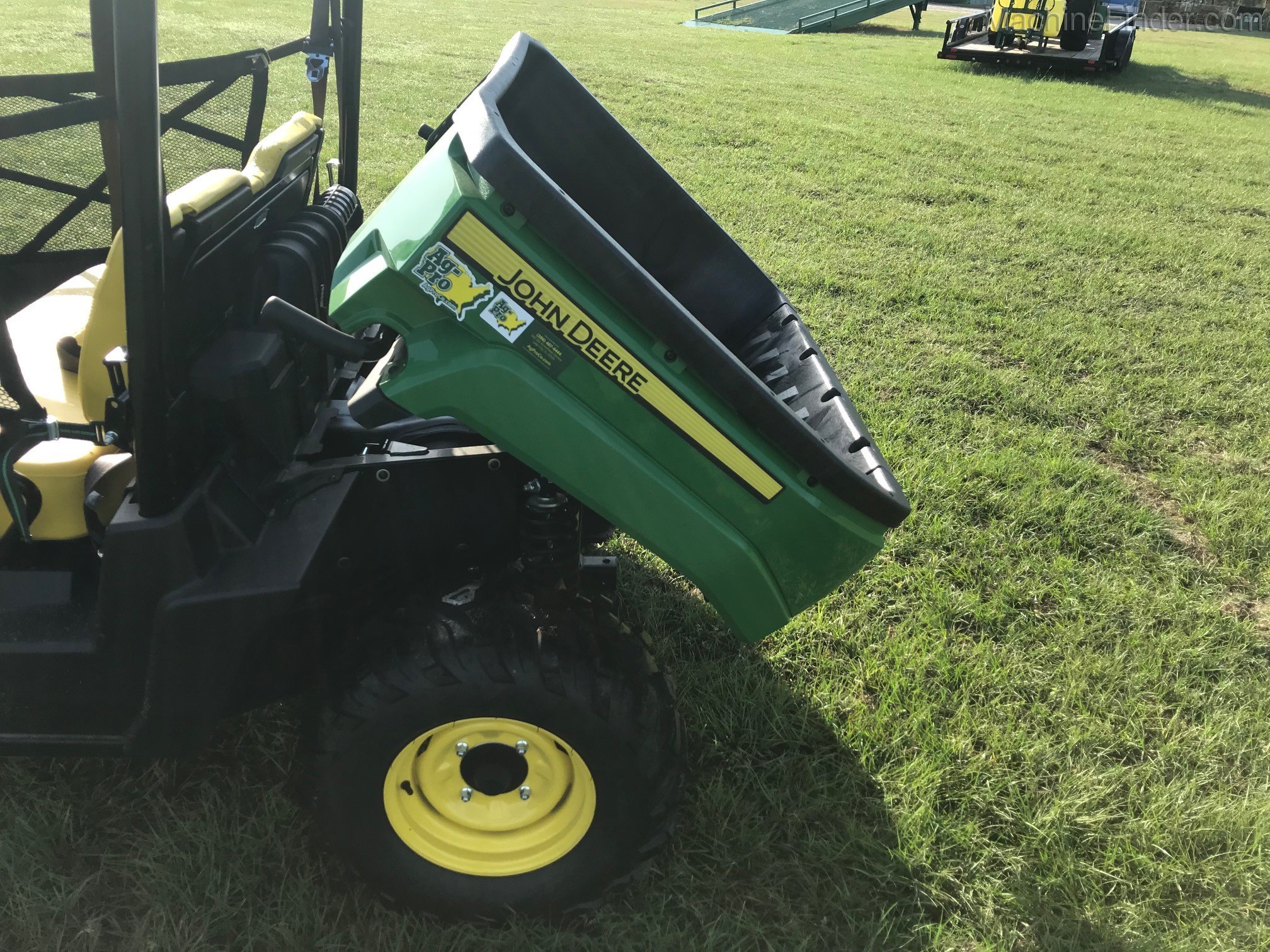 2020 John Deere 560E Image 7