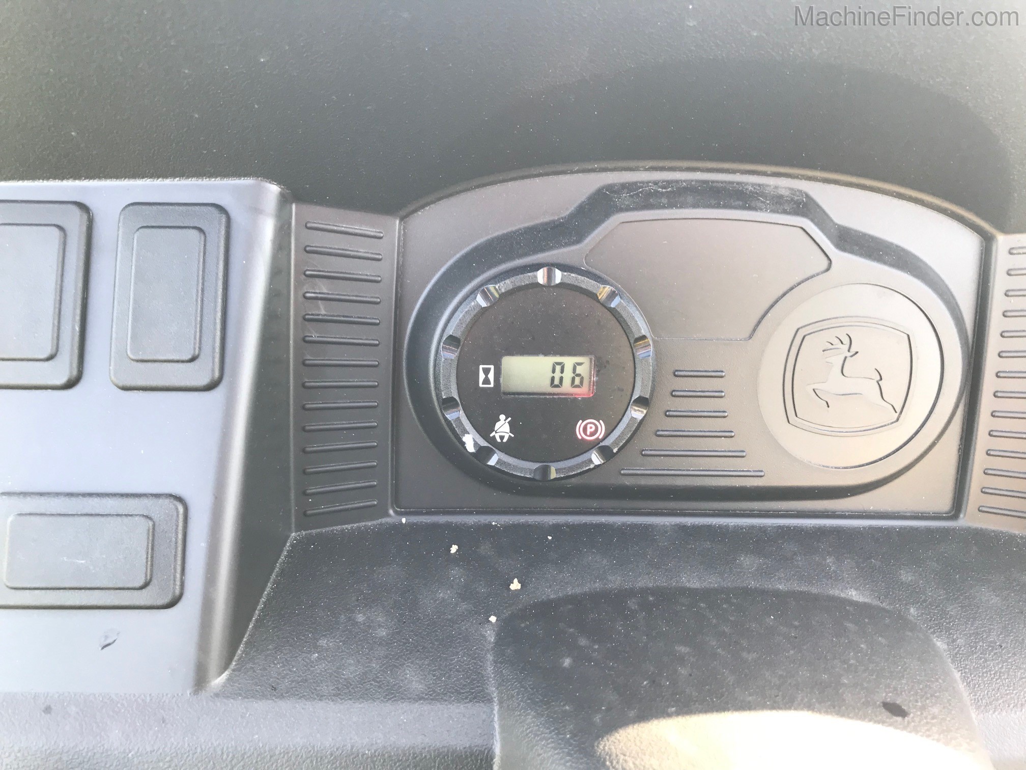 2020 John Deere 560E Image 11