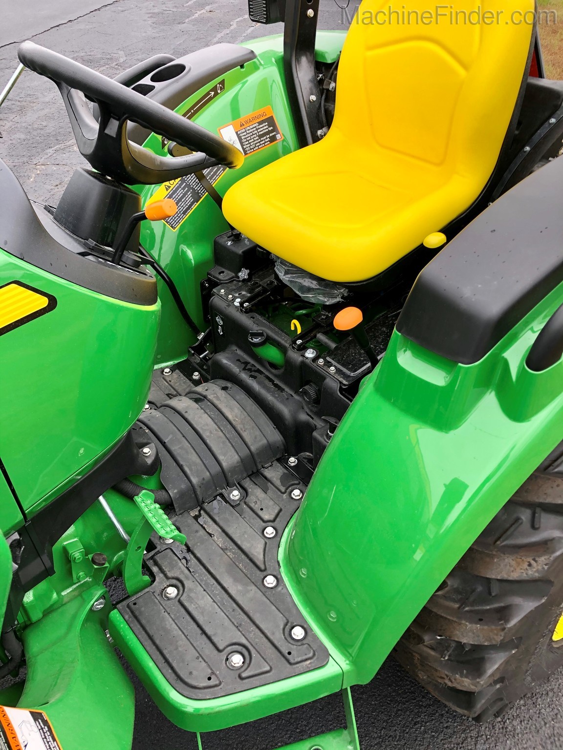 2020 John Deere 3035D Image 7