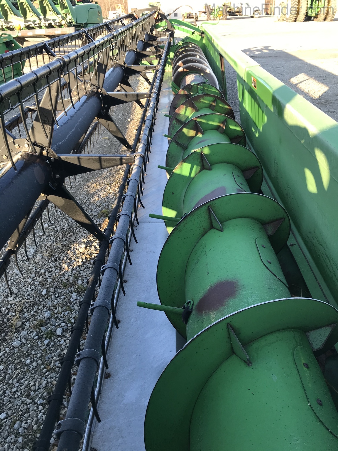 2003 John Deere 630F Image 9