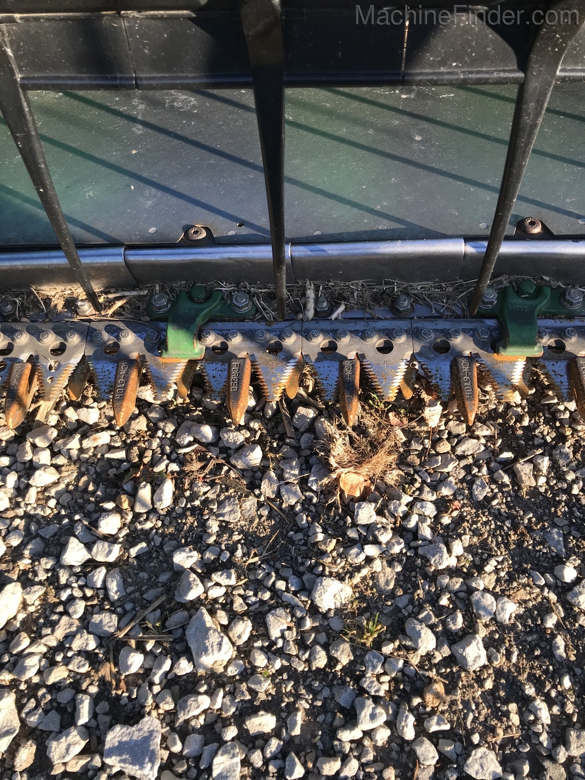 2003 John Deere 630F Image 8