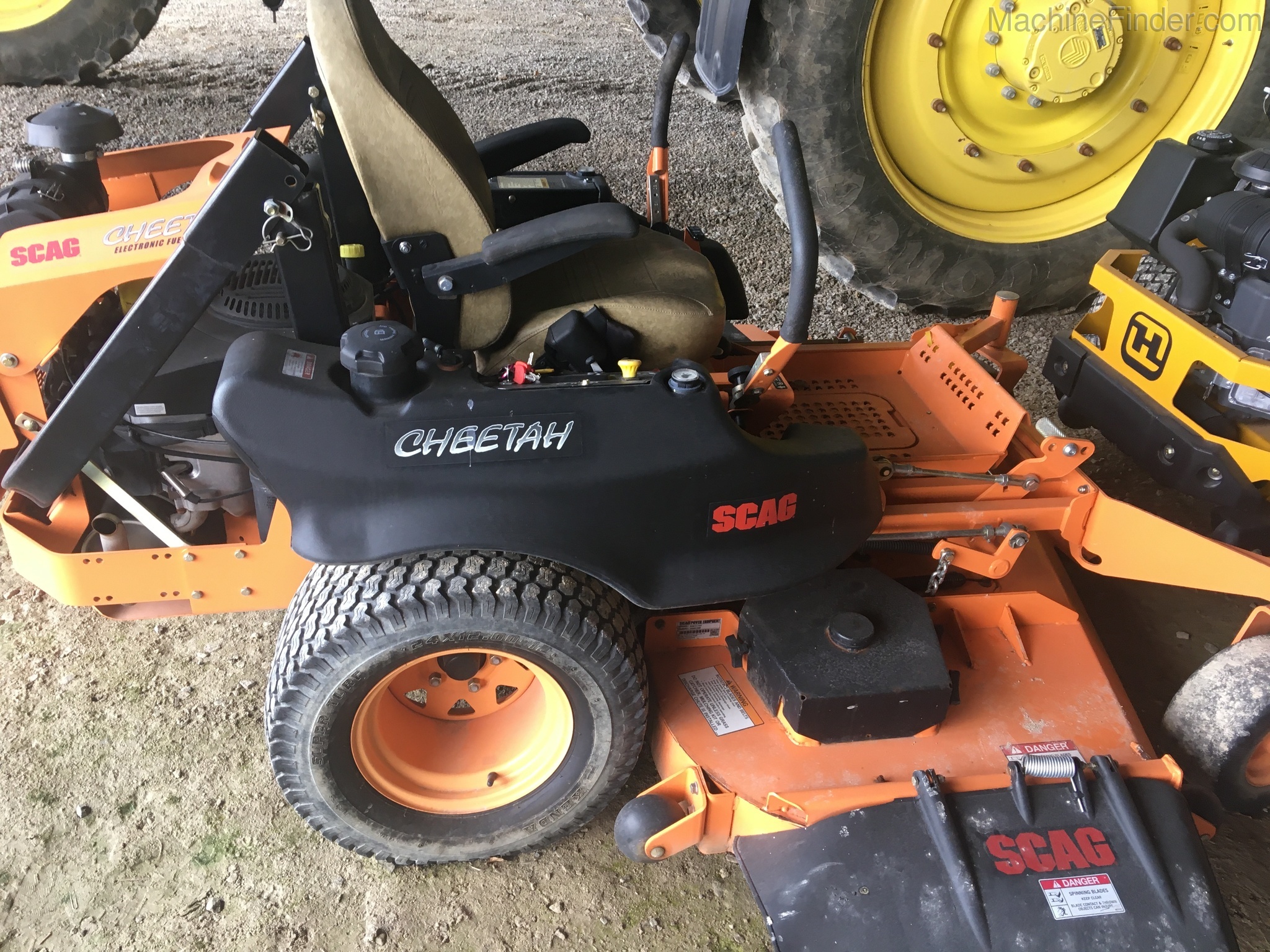 2017 Scag SCZ72V-35CV-EFI 35HP Image 6