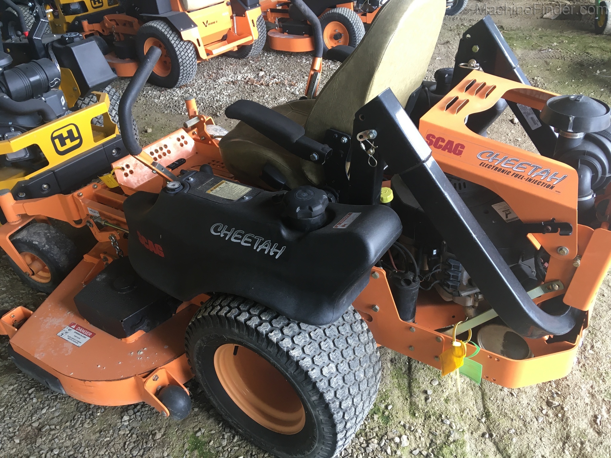 2017 Scag SCZ72V-35CV-EFI 35HP Image 2