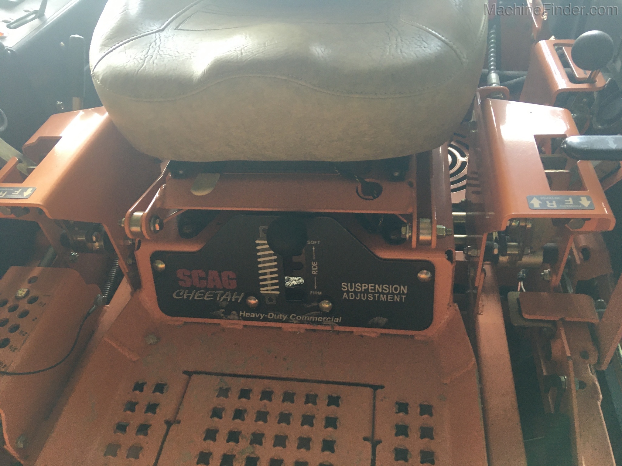 2017 Scag SCZ72V-35CV-EFI 35HP Image 4