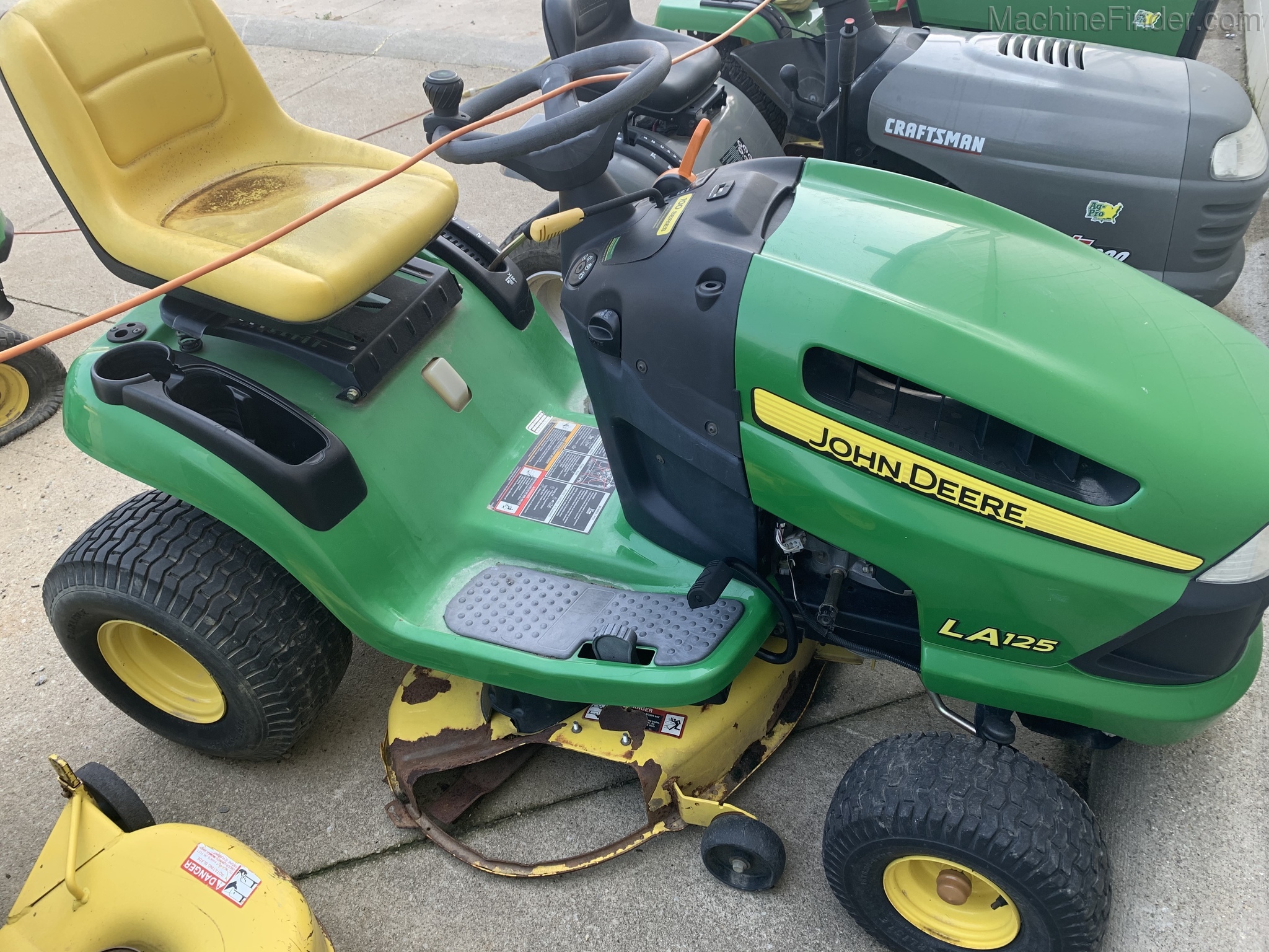 2010 John Deere LA125 Image 1