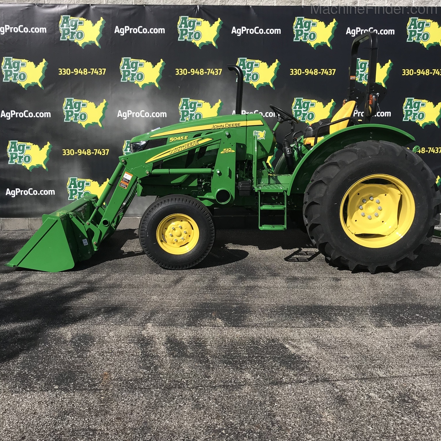 2020 John Deere 5045E Image 10