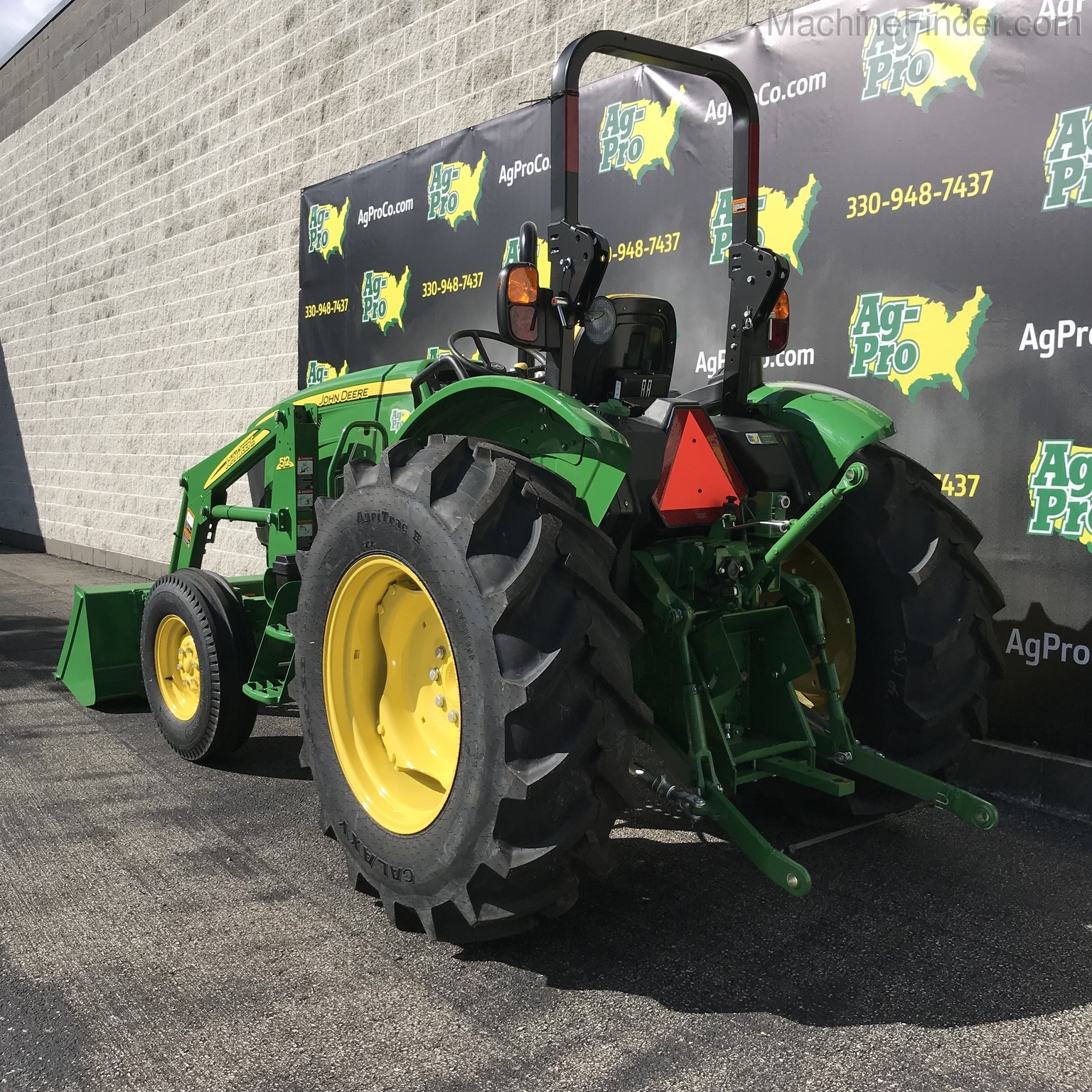 2020 John Deere 5045E Image 12
