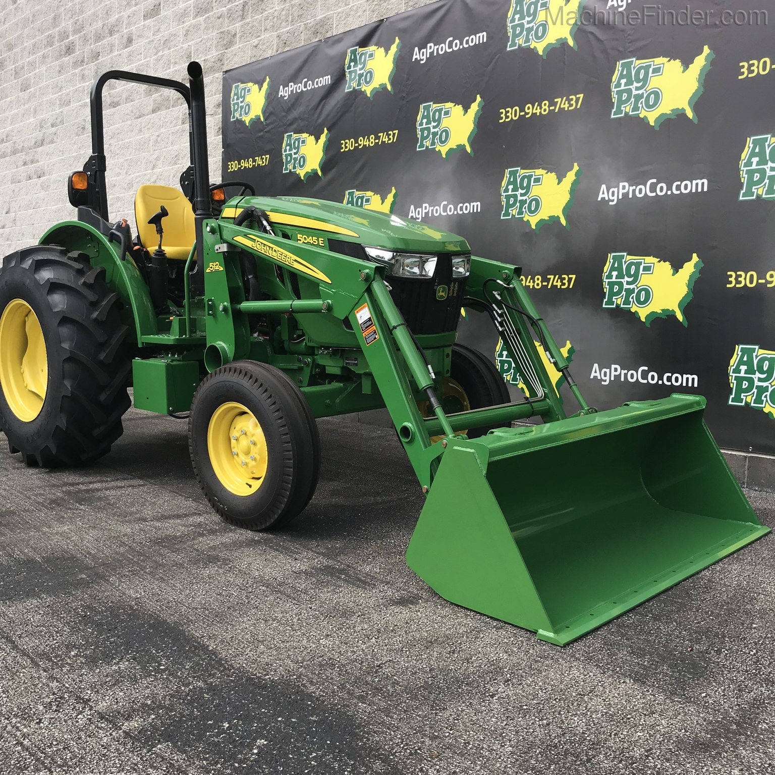 2020 John Deere 5045E Image 1