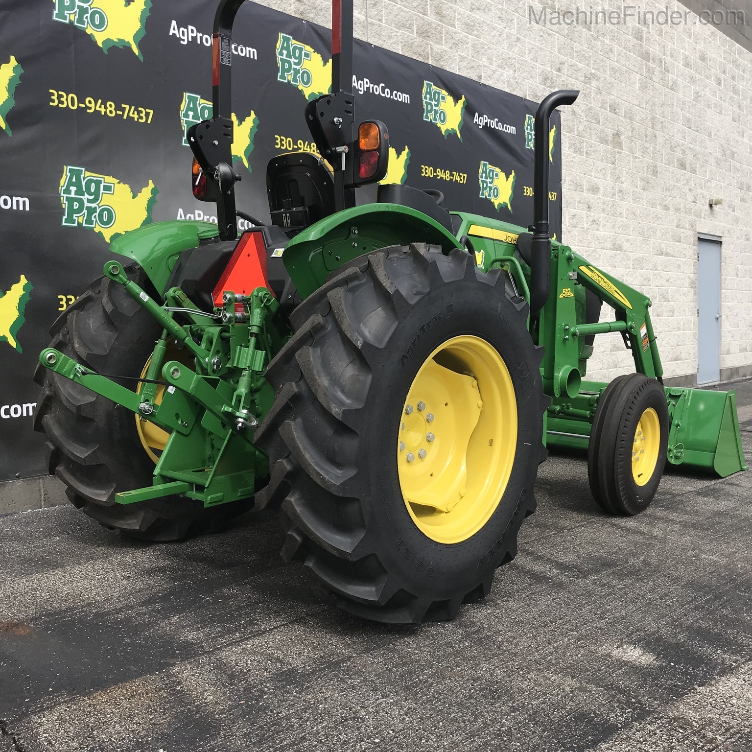2020 John Deere 5045E Image 7