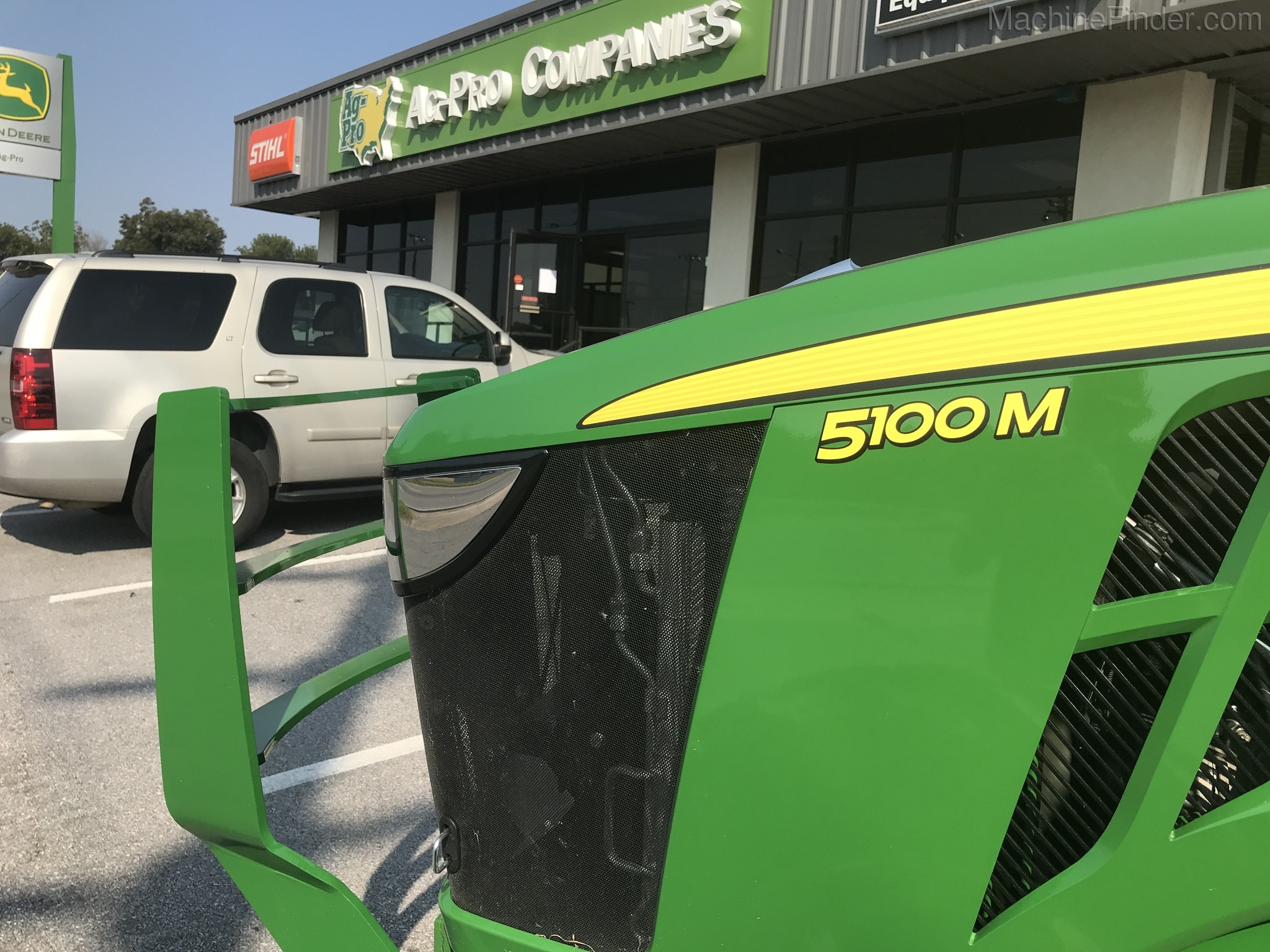 2020 John Deere 5100M Image 7