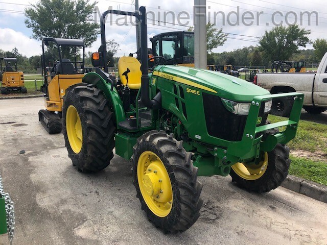 2018 John Deere 5065E Image 3