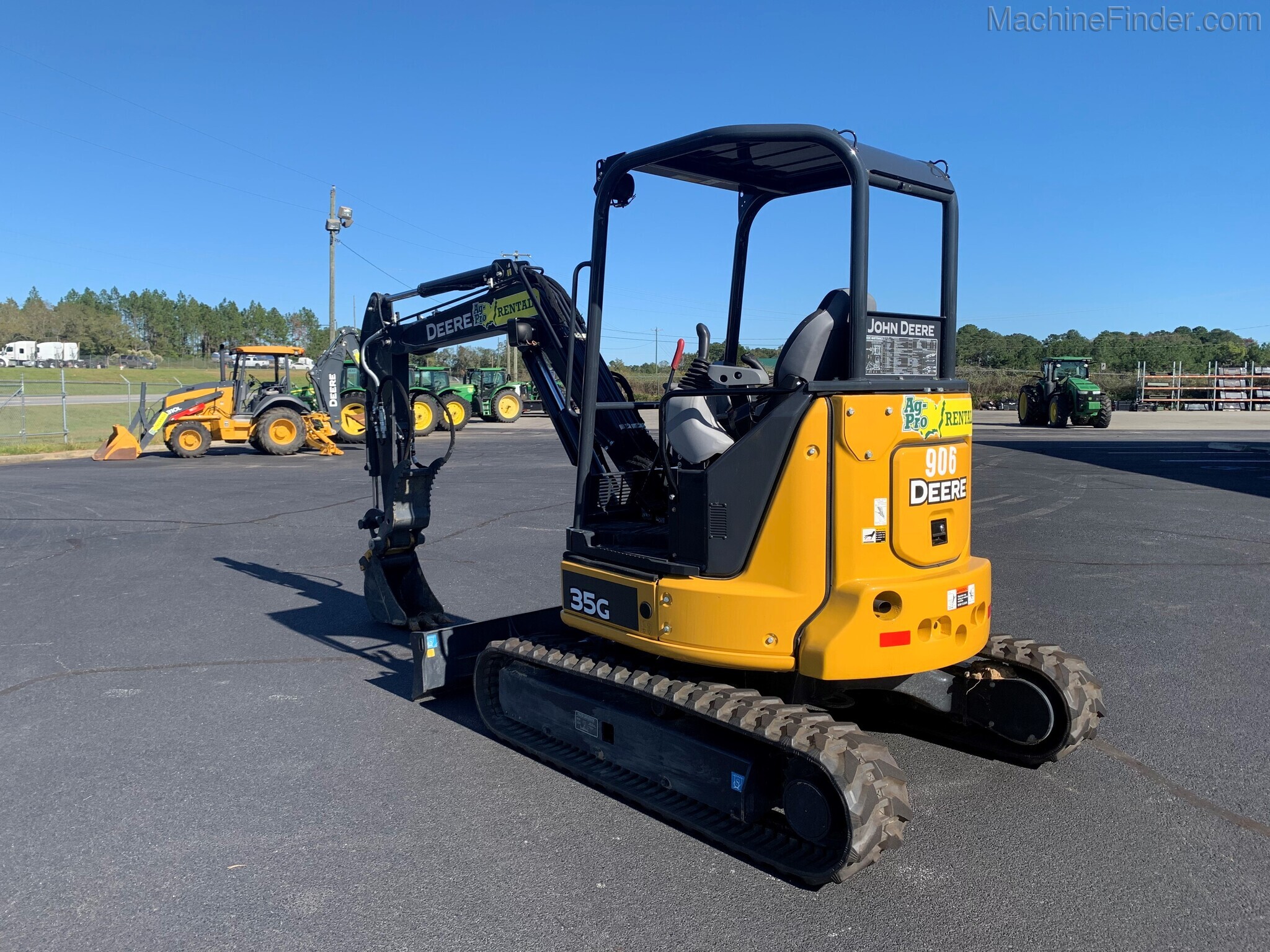 2019 John Deere 35G Image 3
