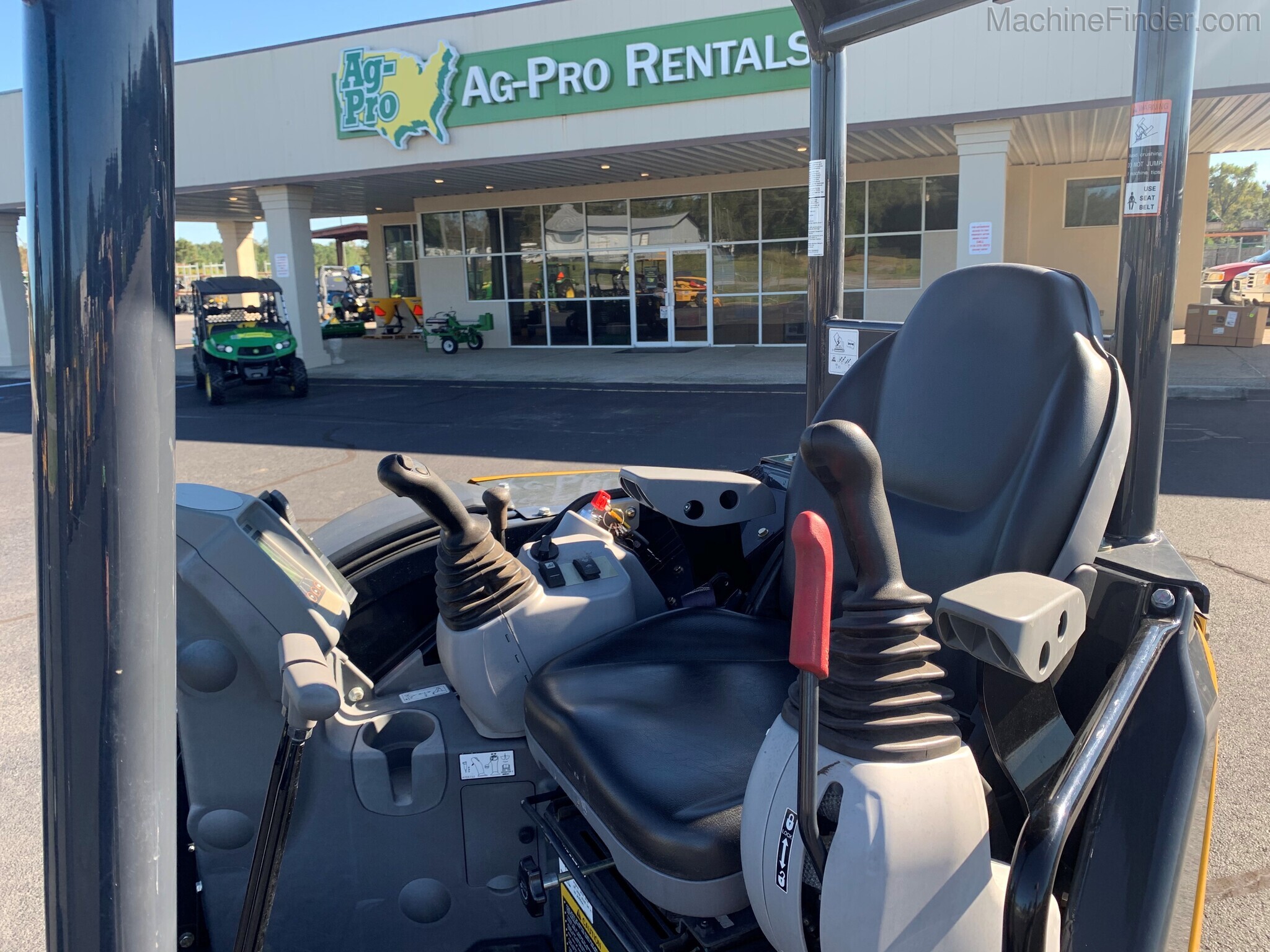 2019 John Deere 35G Image 8