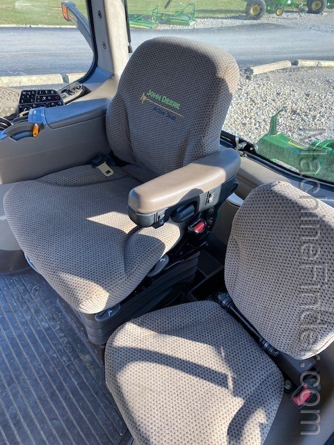 2011 John Deere 8335R Image 6