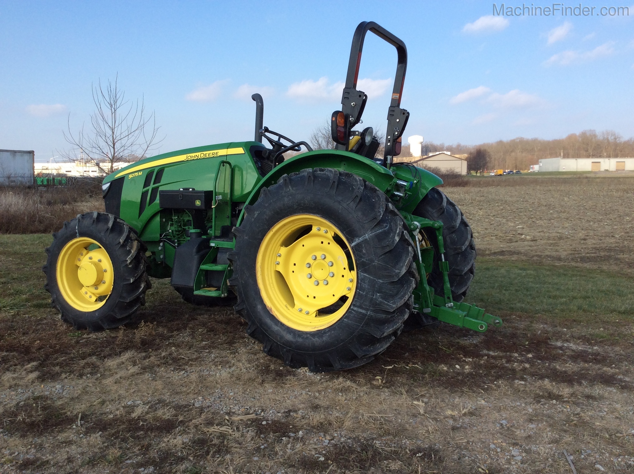 2017 John Deere 5075M Image 2